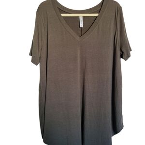 V neck, curved hem Tee, olive green 2xl